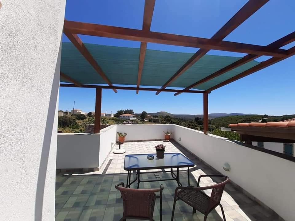 Old Village Apartments Katsoulianika Room photo